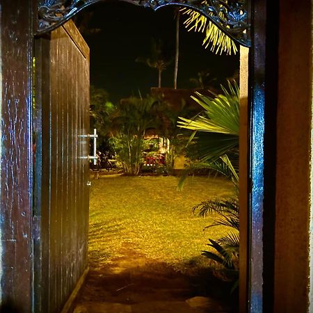 גילי טרוונגן Rumah Sunyi מראה חיצוני תמונה