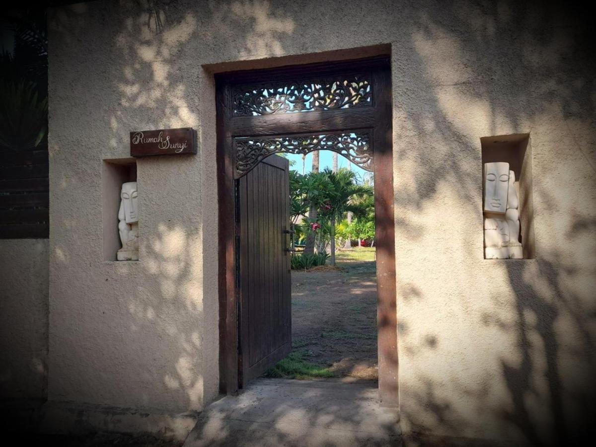 גילי טרוונגן Rumah Sunyi מראה חיצוני תמונה